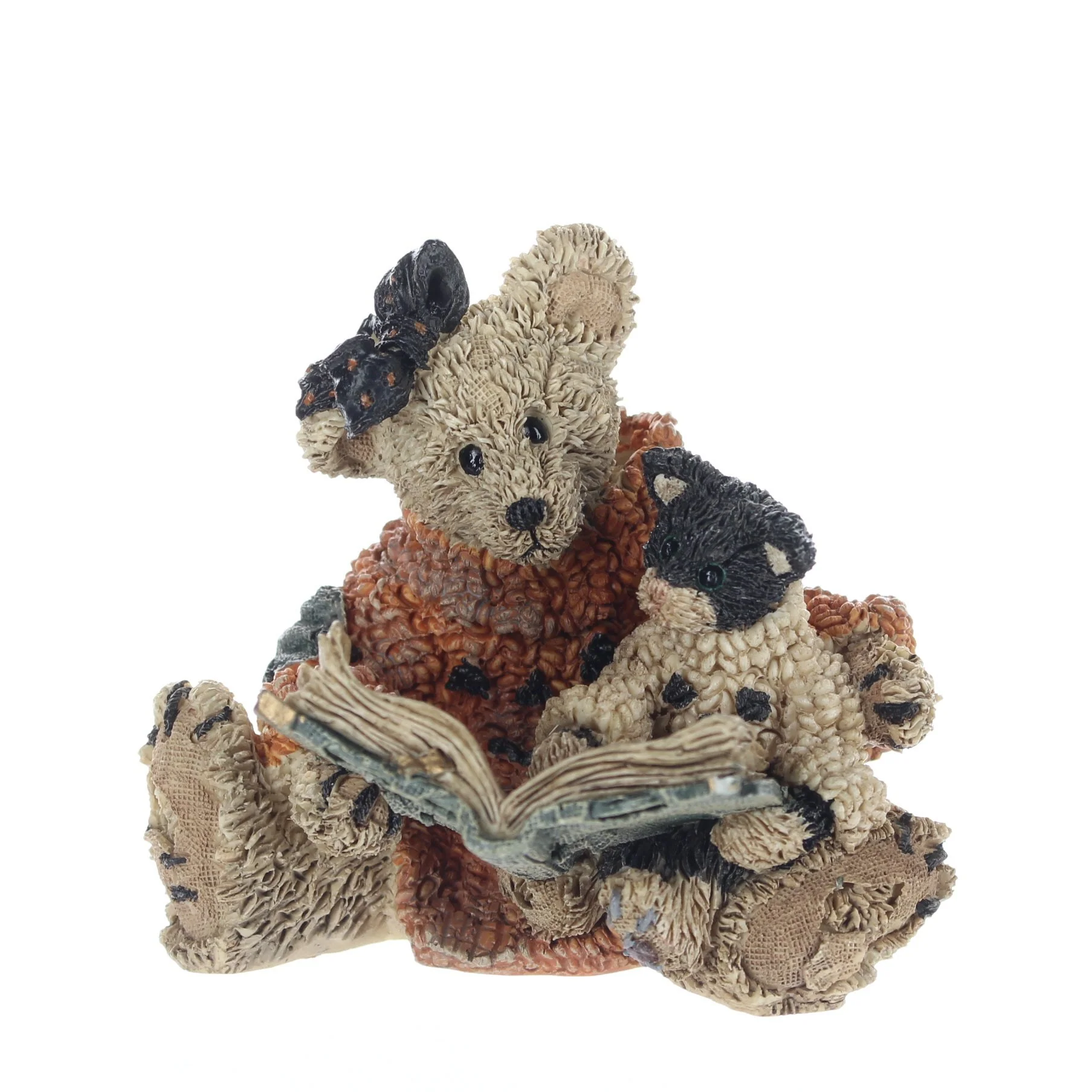 The Bearstone Collection Vintage  Resin Figurine Agatha & Shelly Scardy Cat 2246