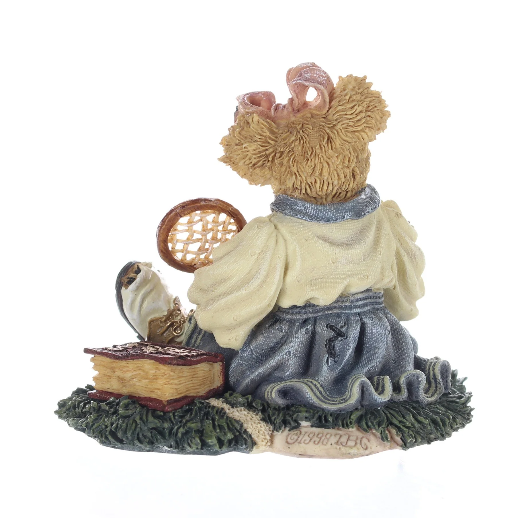 The Bearstone Collection Vintage  Resin Figurine Chrissieâ€¦Game Set Match 227717 - Image 4