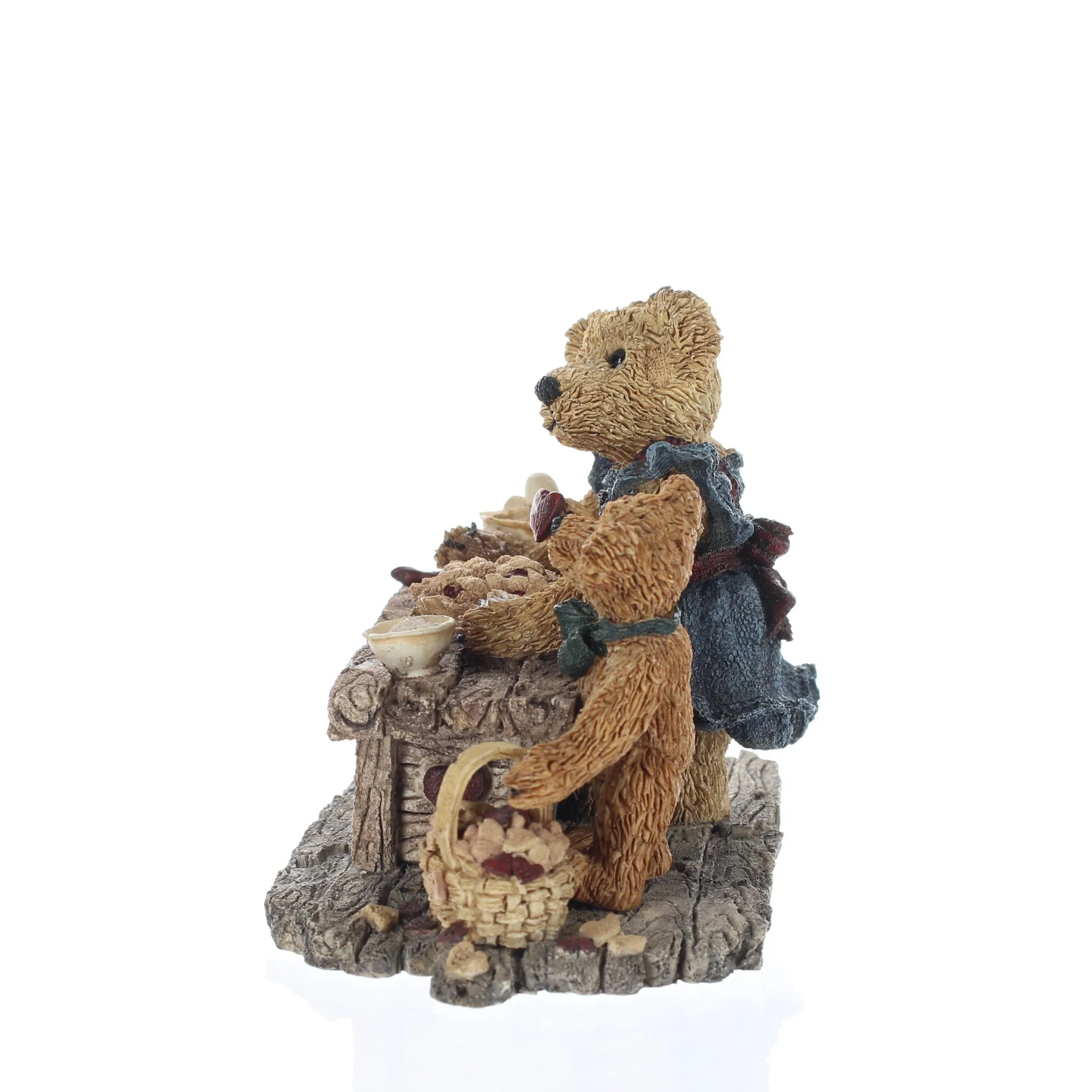 The Bearstone Collection Vintage 1993 Resin Figurine 2015 - Image 3