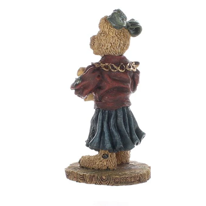 The Bearstone Collection Vintage  Resin Figurine Justinaâ€¦The Choir Singer - Image 4