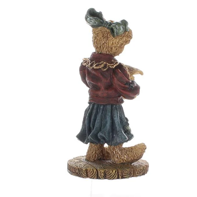 The Bearstone Collection Vintage  Resin Figurine Justinaâ€¦The Choir Singer - Image 6