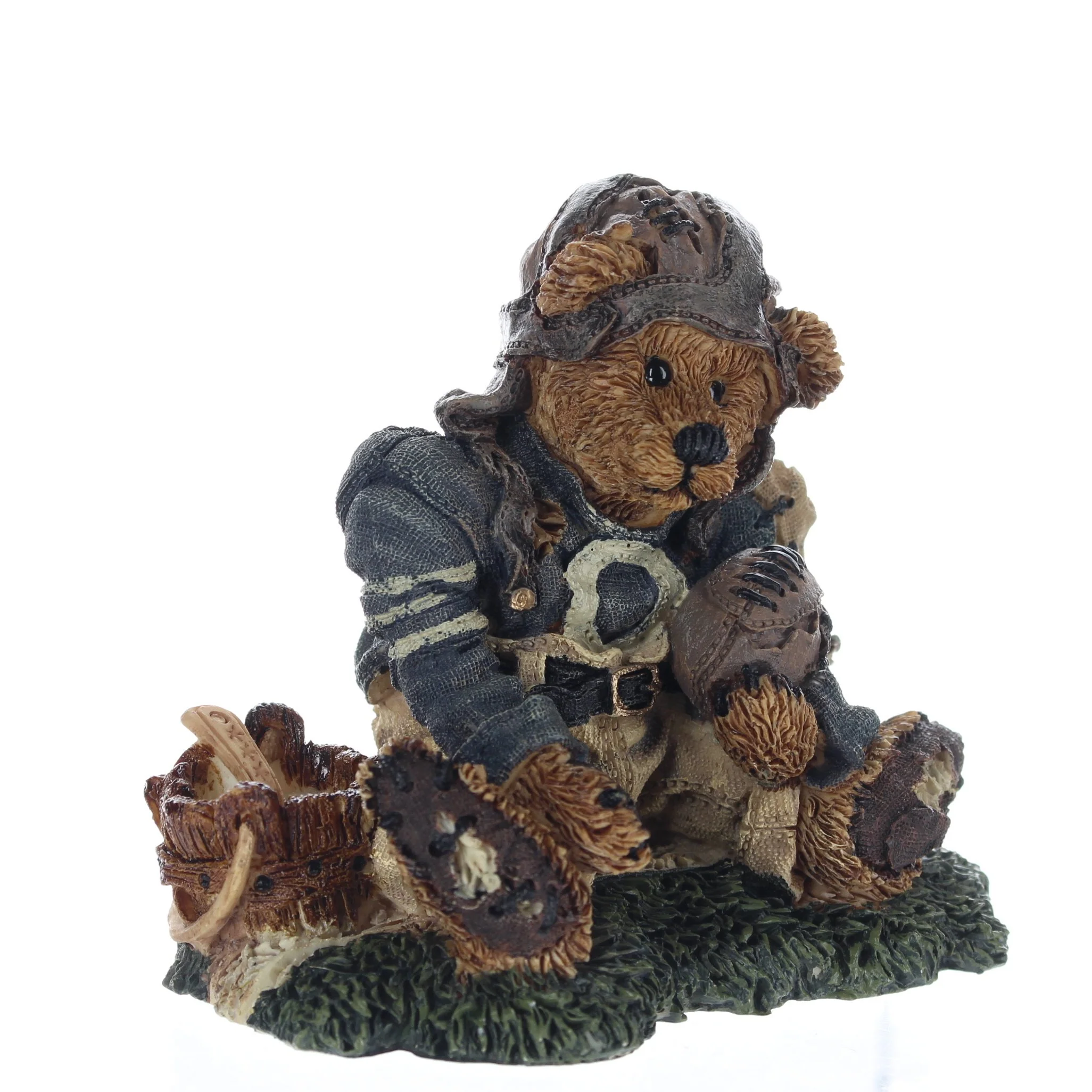 The Bearstone Collection Vintage 1994 Resin Figurine Knute & The Gridiron 2245 - Image 8
