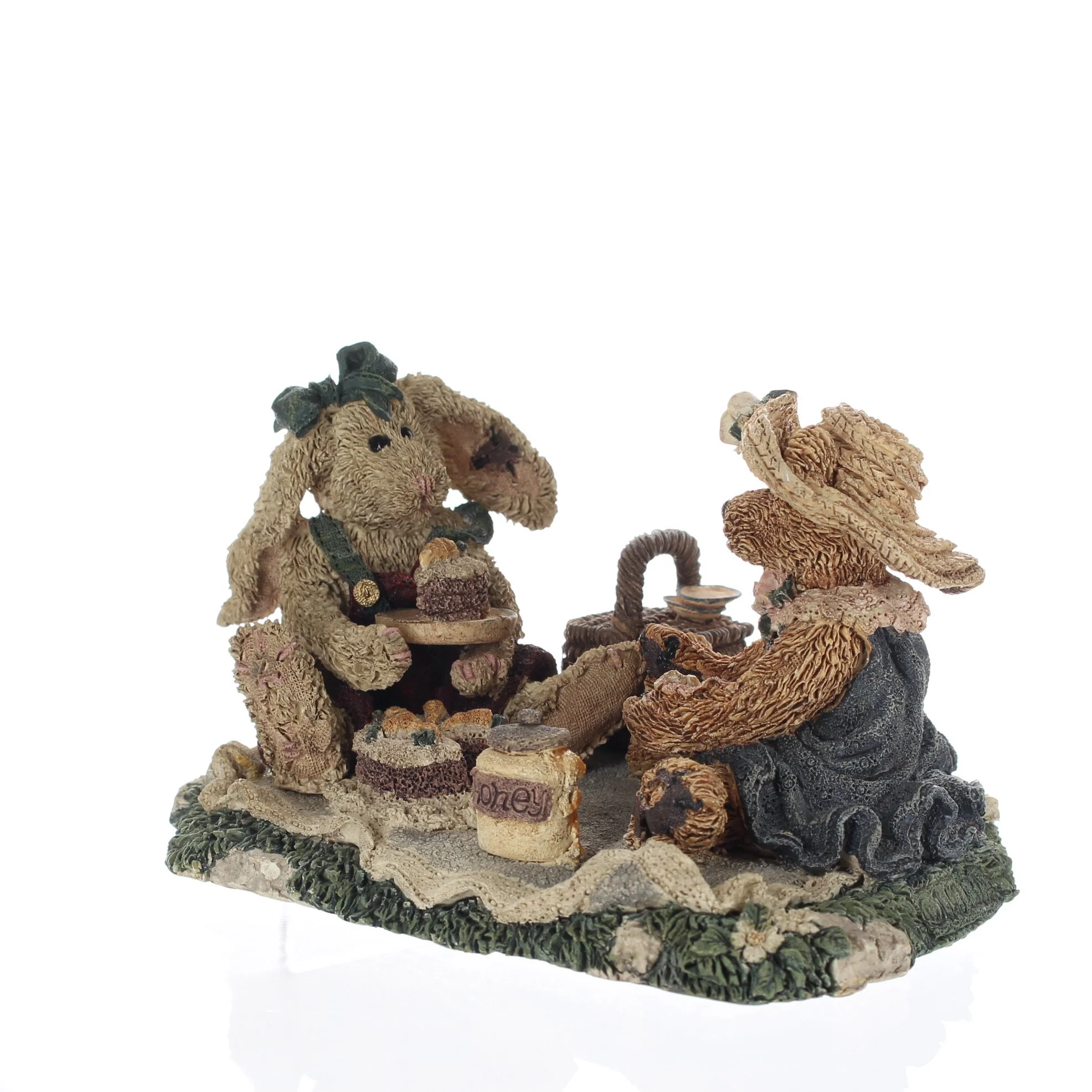 The Bearstone Collection Vintage 1993 Resin Figurine Picnic Bear 2018 - Image 2