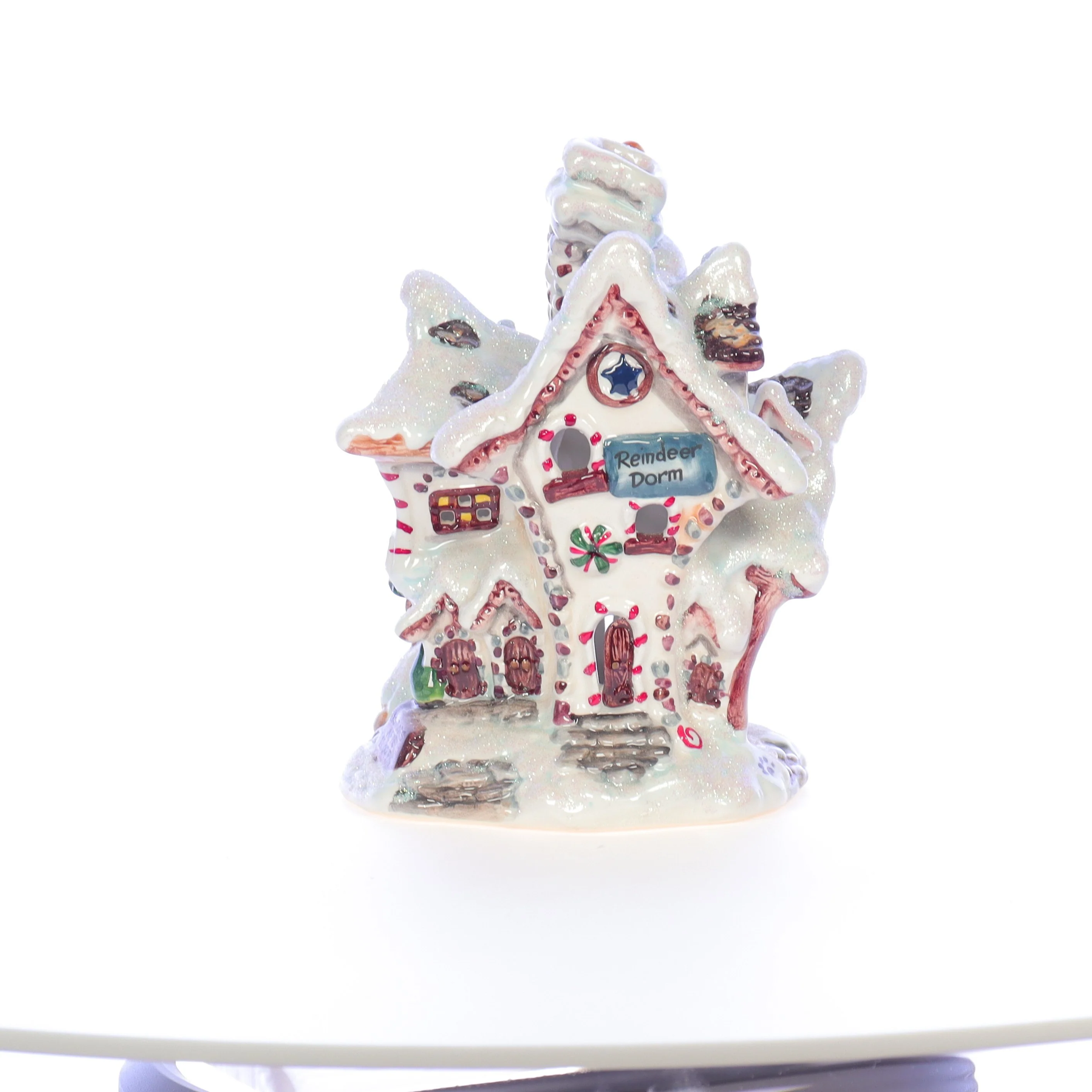 The Bearstone Collection Vintage 2002 Resin Figurine Frickelfrost Dormitory 365053 - Image 3