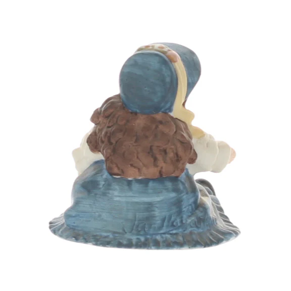 Jan Hagara Vintage  Porcelain Figurine Lisa Doll M11353 - Image 5