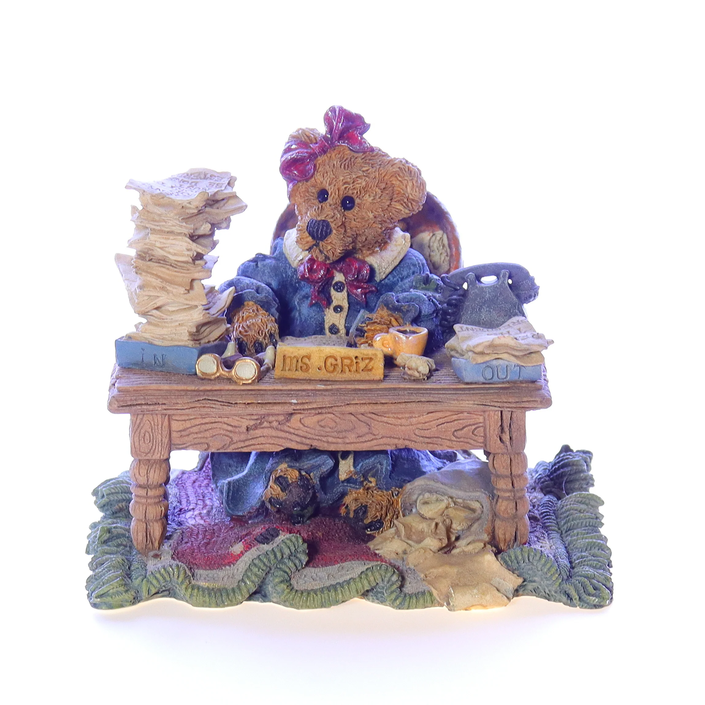 The Bearstone Collection Vintage Resin School Figurine 2276 1995 4.25"
