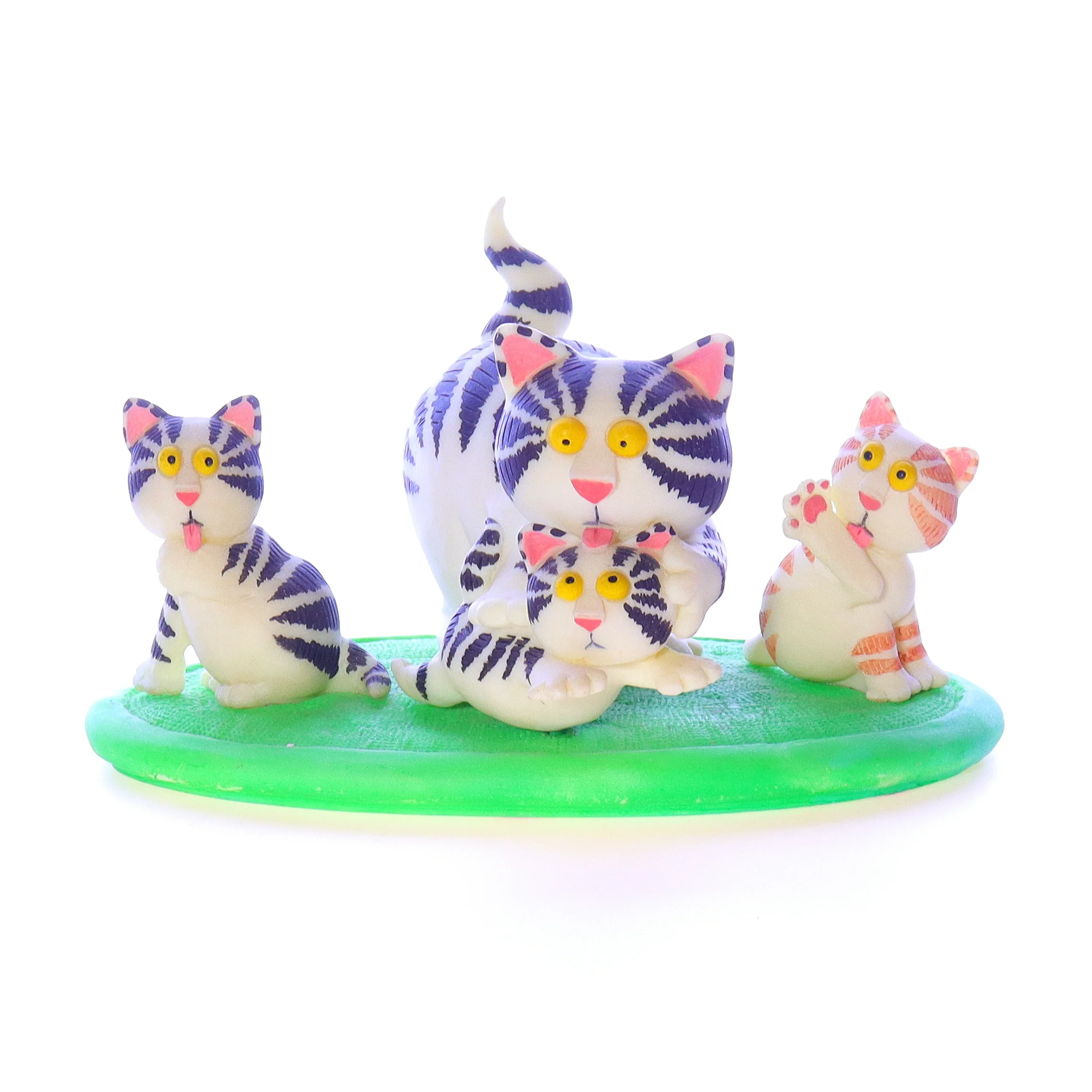 The Danbury Mint Vintage Resin Cat Figurine Bath Time 4.5"